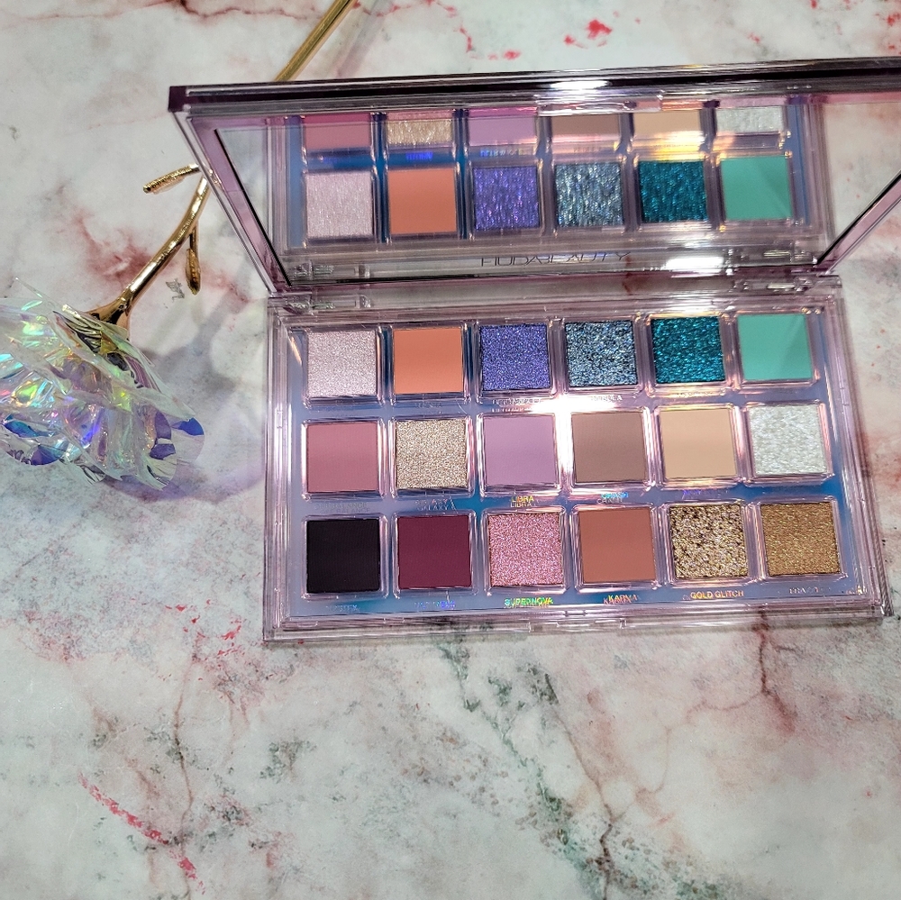 Huda Beauty Mercury Retrograde Eyeshadow Palette